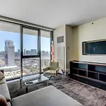 Luxury Strip View Studio- Palms Place