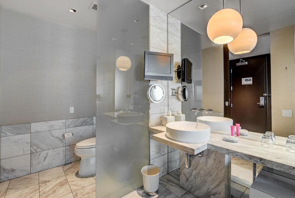 Apartment Luxury Strip View Studio- Palms Place